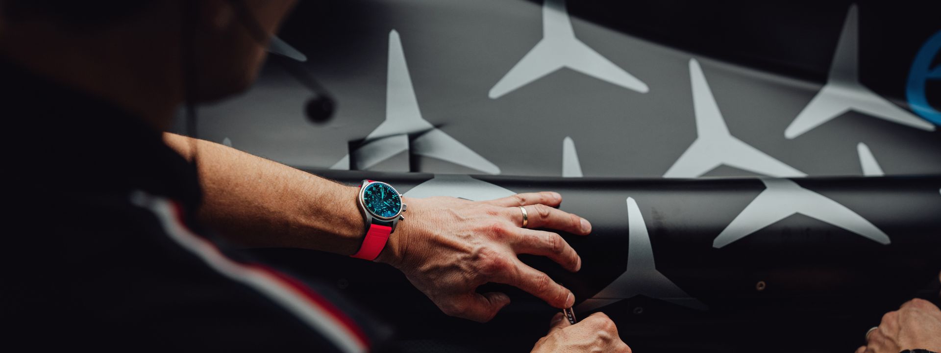 Leia mais sobre o artigo IWC Schaffhausen promove desafio de basquete com Lewis Hamilton no Miami Design District na semana do GP de Miami de F1.