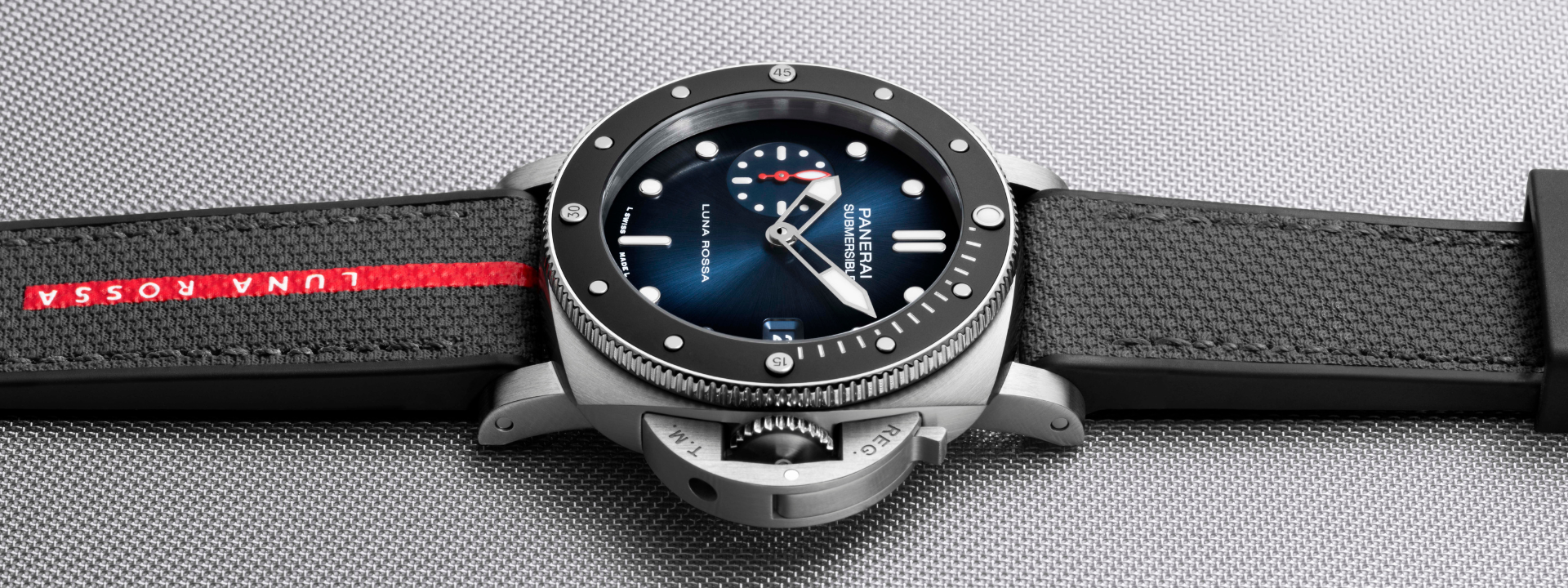 No momento, você está visualizando Submersible Luna Rossa PAM01565