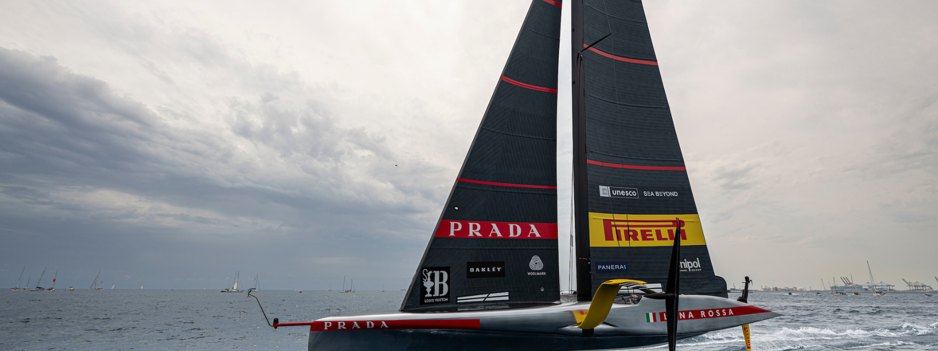 Leia mais sobre o artigo Submersible QuarantaQuattro Luna Rossa PAM01681