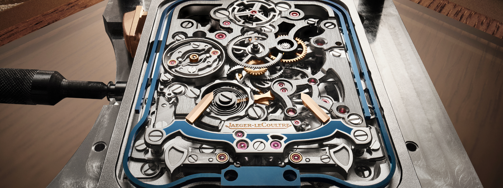 Leia mais sobre o artigo REVERSO TRIBUTE MINUTE REPEATER