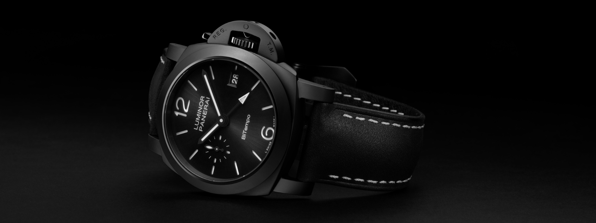 Leia mais sobre o artigo Panerai lança o novo Luminor GMT Ceramica PAM01460: inovação e elegância em 40mm